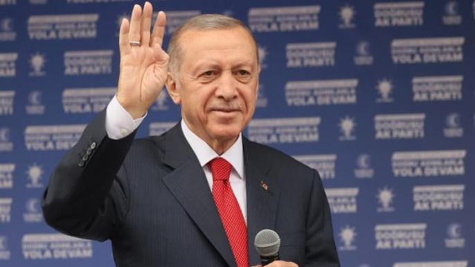 Cumhurbaşkanı Recep Tayyip Erdoğan seçim programını Ayasofya'da akşam namazı ile bitiriyor