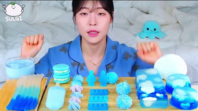 ASMR MUKBANG Blue Desserts, Cloud Jelly, Soda Ice cream, Kohakutou, Meringue cookies, Roll cake.