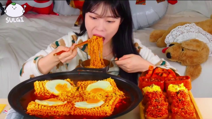 ASMR MUKBANG Yeul Ramen, Fried tofu rice balls with Fire noodles, Cheese Whole spam, Kimchi.