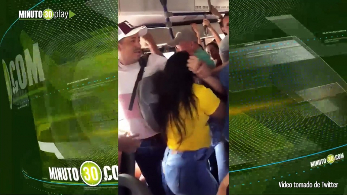 Mera Pelea Mujeres se van a los golpes en pleno Transmetro