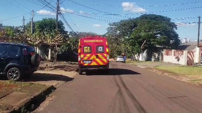 Homem tem lesão na cabeça após cair de escada no Claudete