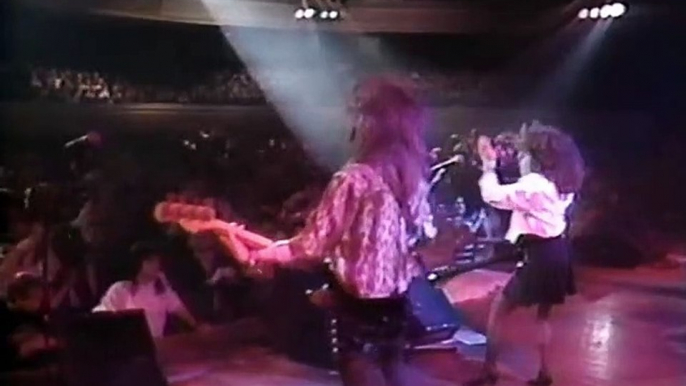 Walking Down Your Street / James - The Bangles (live)