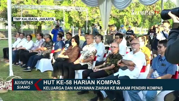 HUT ke-58 Harian Kompas, Keluarga dan Karyawan Ziarah ke Makam Pendiri Kompas