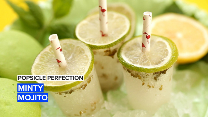 Beat the heat with boozy minty mojito popsicles!