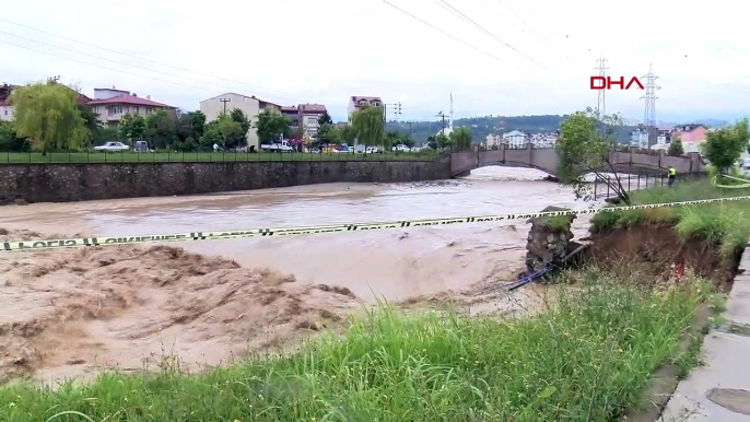 Ordu'da Şiddetli Yağışlar Sonucu Karayolu Trafiğe Kapandı