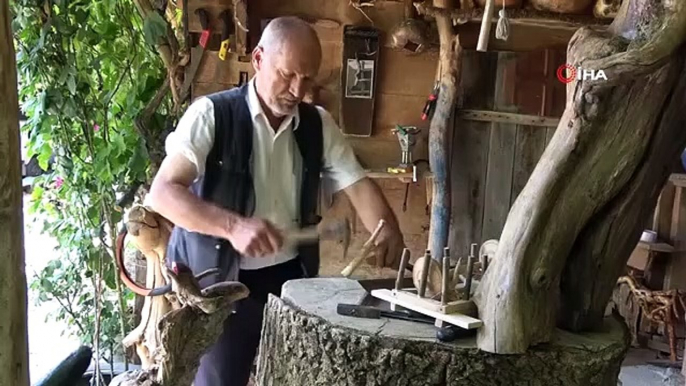 Transforme les branches et les racines des arbres séchés en œuvres d'art