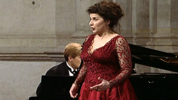 CECILIA BARTOLI — Voi che sapete, Le nozze di Figaro – WOLFGANG AMADEUS MOZART (1756-1791) | from CECILIA BARTOLI — LIVE IN ITALY - (1998)