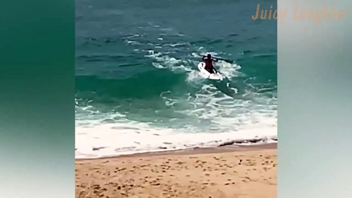 Wave-Powered Kayak Ejection: Epic Beach Arrival Gone Upside Down!