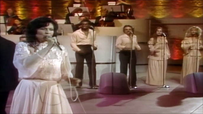 LORETTA LYNN — Don't Come Home A Drinkin' | from  LORETTA LYNN: Country Feelings – Live