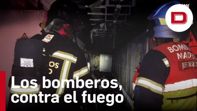 El incendio que ha sorprendido de madrugada en una fabrica de Madrid