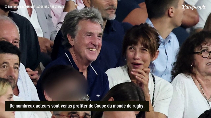 Sophie Marceau déchaînée en bonne compagnie : l'actrice radieuse pour le XV de France, François Cluzet et Patrick Bruel ravis