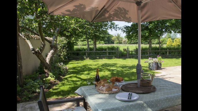 Holidays at Hunter Cottage Clanfield, Oxfordshire