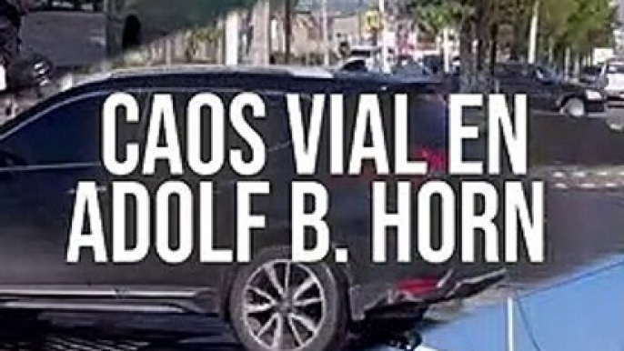 Caos vial por la colocación de un nuevo semáforo en el cruce de las avenidas Adolf B. Horn y Concepción   #TuNotiReel