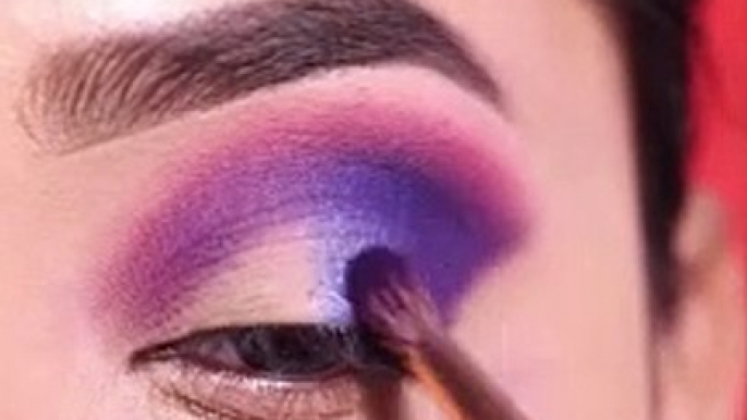 Eyeshadow in purple and golden glitter