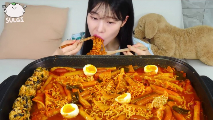 ASMR MUKBANG Improvised Tteokbokki! Rice ball, Deep-fried Cheese Fish cake bar. Fried foods.