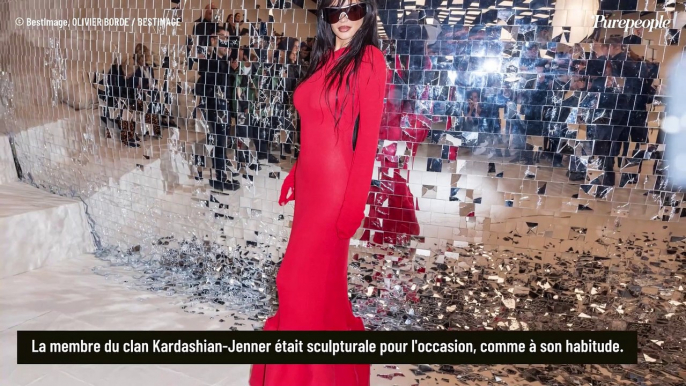 Fashion Week à Paris : Kylie Jenner, en robe très moulante, ultra-complice avec une star non loin de son ex-meilleure amie