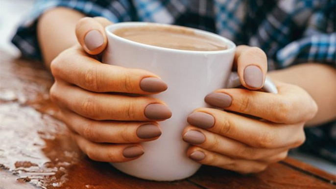 Tendances vernis : très facile à réaliser, cette manucure gourmande sera sur tous les ongles cet automne