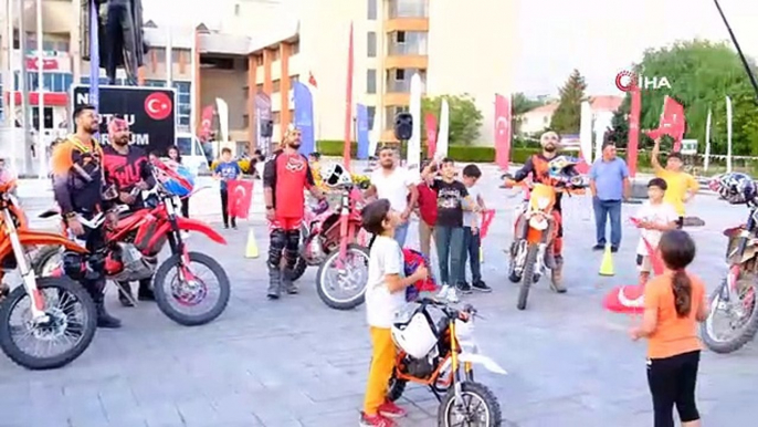 Salon du groupe de motos Enduro à Erzincan