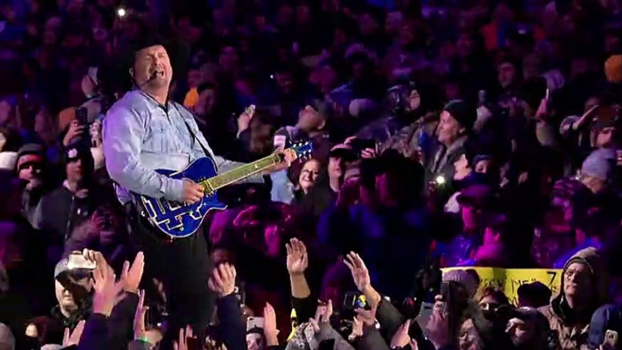 Callin' Baton Rouge (The Oak Ridge Boys cover) - Garth Brooks (live)