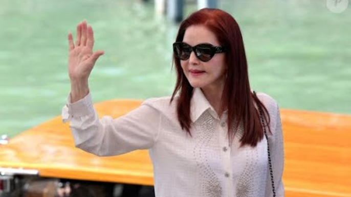 Elvis Presley : Son ex-femme Priscilla Presley dément avoir eu des relations sexuelles à 14 ans av