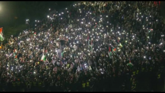 Protesta di migliaia di manifestanti all'ambasciata d'Israele ad Amman