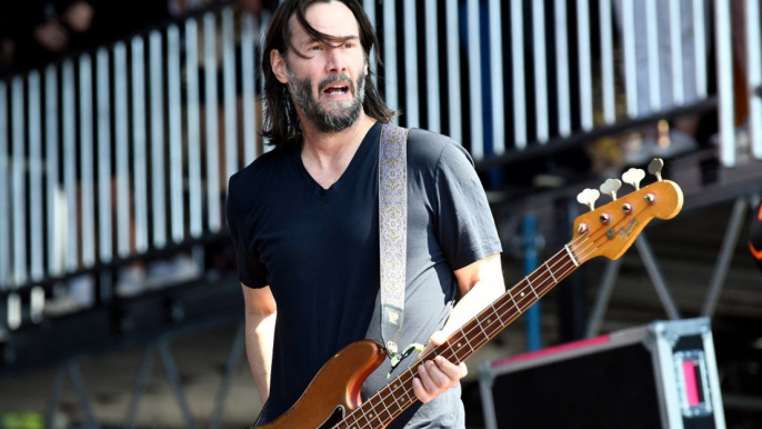 Keanu Reeves once received a bass guitar lesson from Red Hot Chili Peppers' Flea