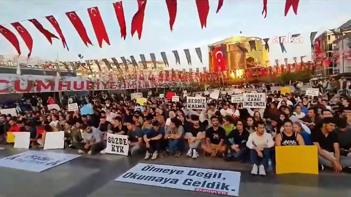 Les étudiants de l'Université Aydın Adnan Menderes ont protesté contre l'accident d'ascenseur