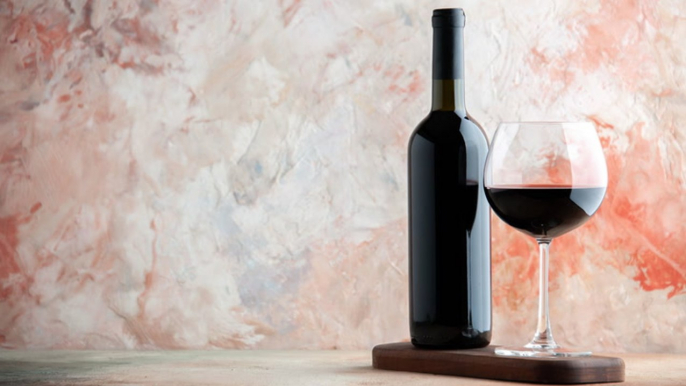 9 Nonalcoholic Wines That Everyone at Your Table Can Enjoy