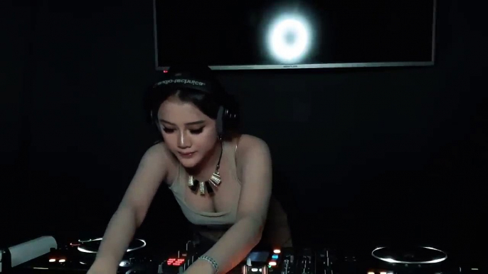 DJ AYUDIA - BABY DONT GO X FADED BREAKBEAT JUNGLE DUTCH MUSIC MELBOURNE