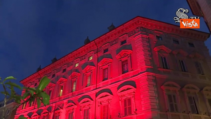 Palazzo Madama illuminato di rosso in vista della Giornata contro la violenza sulle donne