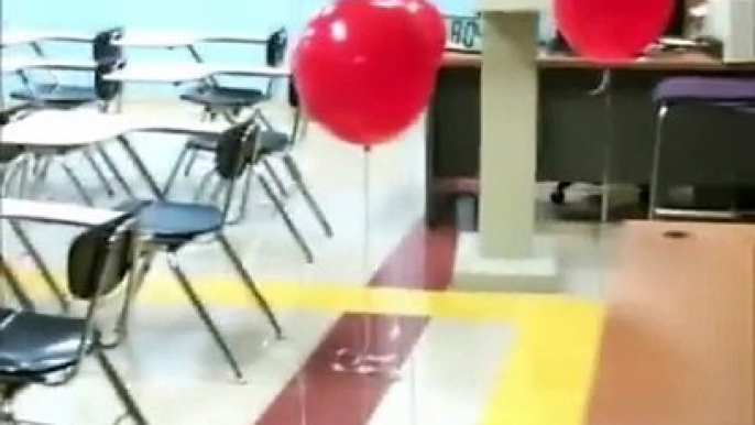 Suposto flagrante de FANTASMA EM ESCOLA nos EUA viraliza nas redes sociais