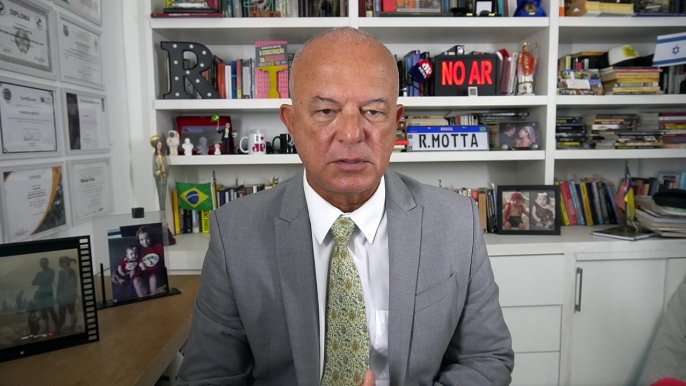 Roberto Motta: Melhor PAC é 'menos imposto, menos desperdício e menos burocracia'