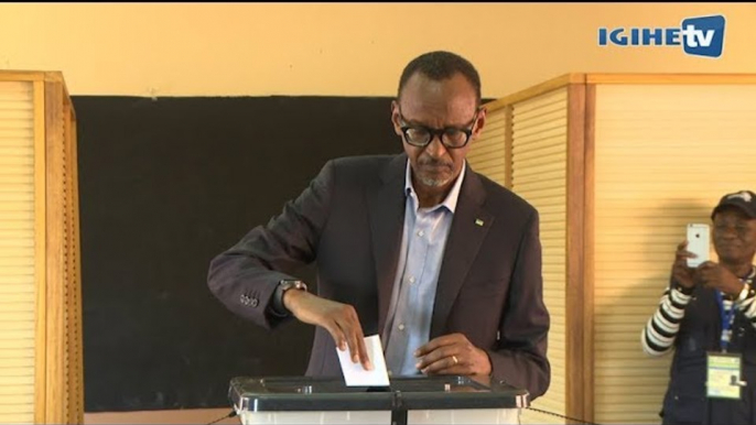 #RwandaElections2017: H.E Paul Kagame na Madamu we Jeannette Kagame batoreye mu Rugunga