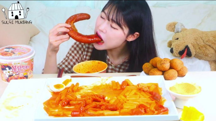 ASMR MUKBANG| Fire spicy ROSE Flat noodles, ROSE Tteokbokki, Cheese Ball, Kielbasa Sausage