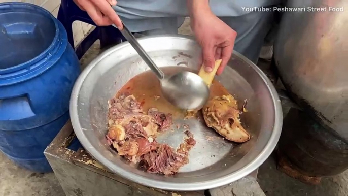 Amazing Breakfast in Pakistan - Peshawari Siri Paye Recipe - Subah Ka Nashta - Heads & Legs Fry