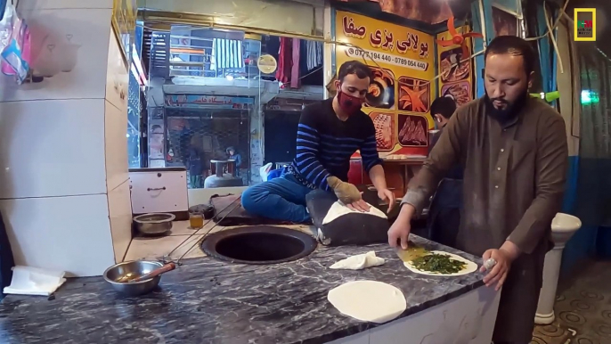 Breakfast in Kabul Afghanistan - Cinema Pamir Street food - Siri Paye - Chai - Liver fry - Nashta