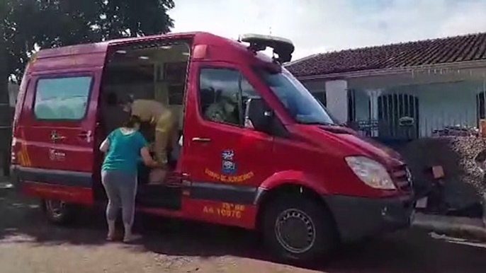 Idosa fratura o fêmur ao cair dentro de casa no Bairro Nova Cidade