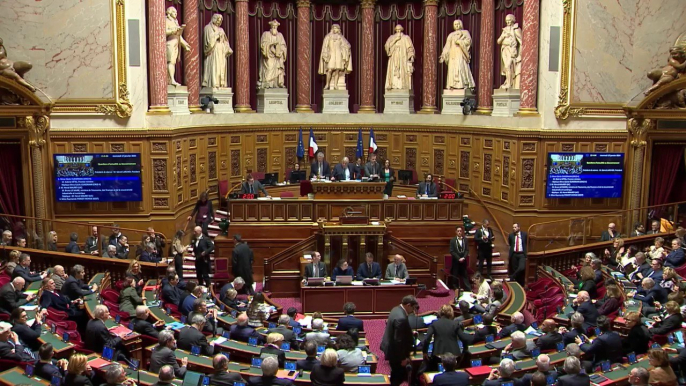 Gabriel Attal a proposé à Gérard Larcher "une intervention propre au Sénat" après son discours de politique générale le 30 janvier prochain