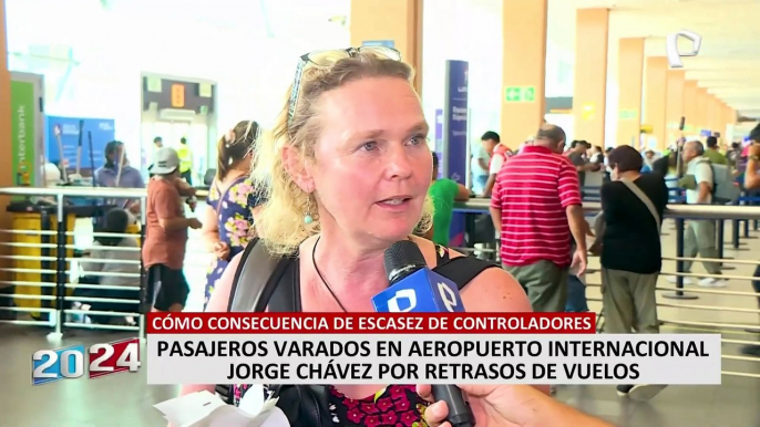 Pasajeros varados en Aeropuerto Jorge Chávez por retrasos de vuelos debido a escasez de controladores