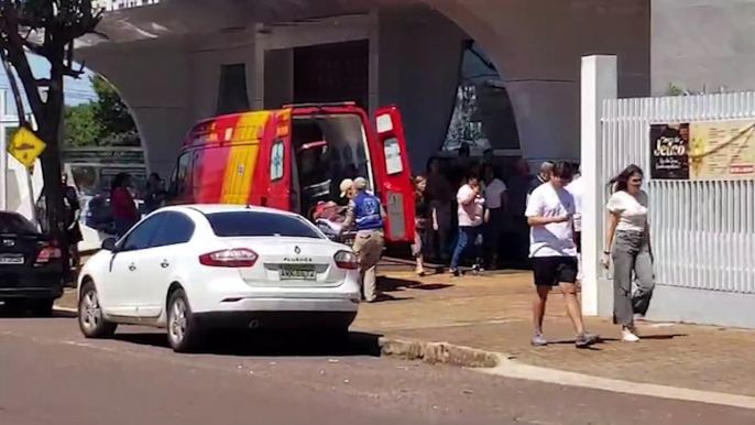 Homem sofre queda em frente à Igreja e é socorrido pelo Siate no Neva