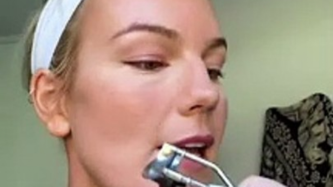 Woman Accidently Pulls Out Eyelashes With Lash Curler