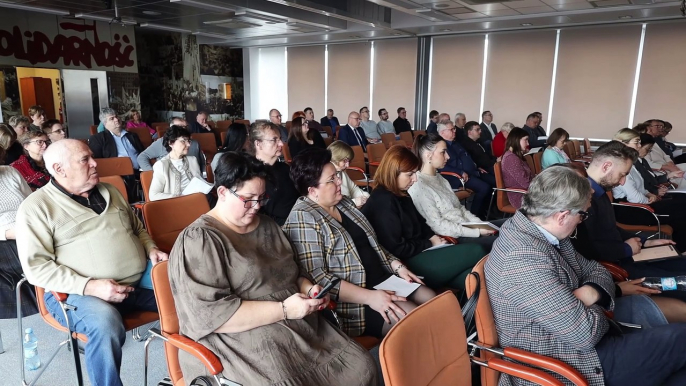 Praca w Usługach Publicznych w czasie kryzysu