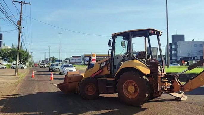 Congestionamentos e falta de sinalização: o drama dos motoristas na Avenida Carlos Gomes