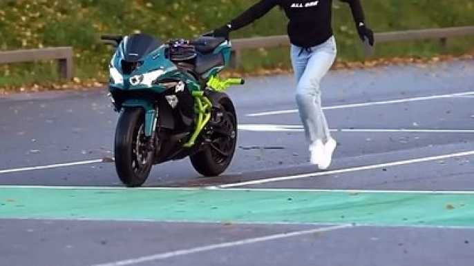 Quand t’essaies de stopper ta moto  #bike #stunt #moto #biker