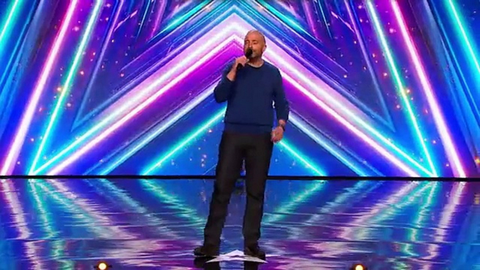 BGT 2022 - Stefano Paolini salva su audición al conseguir el ORO DE LA COMEDIA | Audiciones |