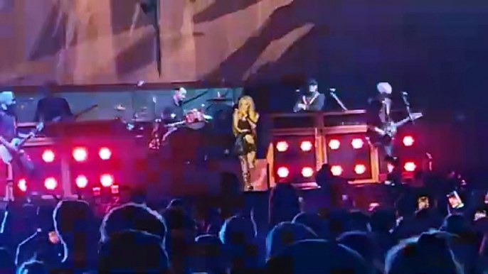 Avril Lavigne - Girlfriend - Madison Square Garden, NYC - 06/28/22