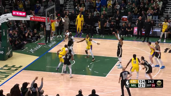 LeBron dances as Giannis misses clutch free throws