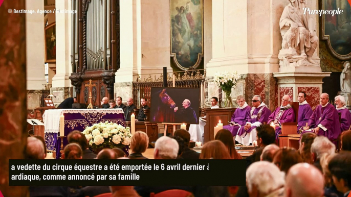 Alexis Grüss, l'ultime adieu : enfants et petits-enfants portent son cercueil, des photos fortes