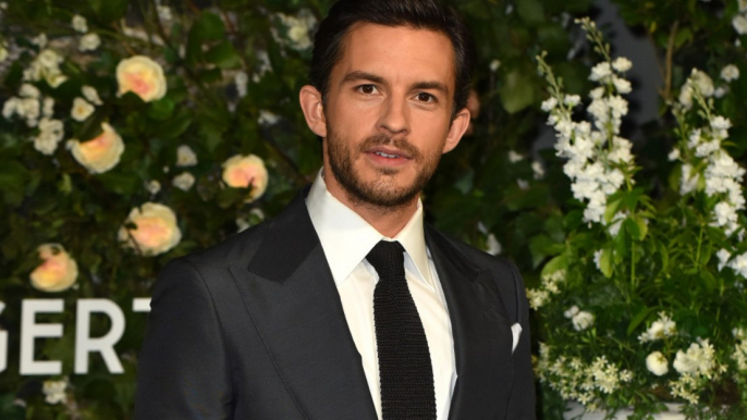 Jonathan Bailey believed to be in talks to join Scarlett Johansson for new movie in 'Jurassic Park' franchise