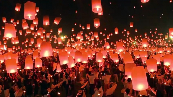 Festival des lanternes volantes au nord de la Thaïlande